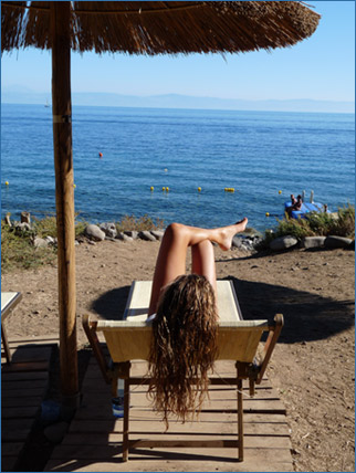 In riva al mare a Filicudi